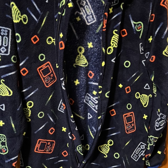 Cat & Jack Video Controller Hooded Big Kid Sleeper. - Picture 7 of 8